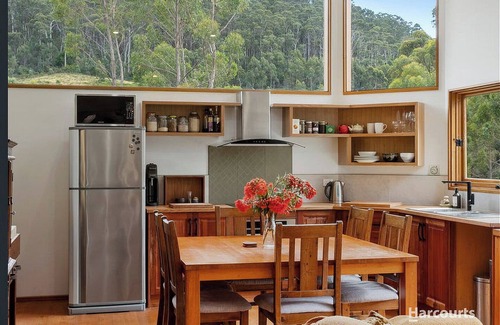 Nubeena House | Eco Retreat - Freycinet Holiday Houses