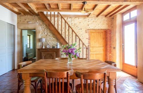 Peyrelongue-Abos House | Ecogite Rural La Cle des Champs
