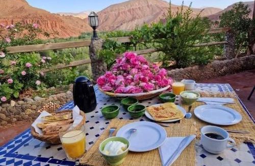 Souk Lakhmis Dades House | ECOLODGE MISS ROSE CHEZ LA FAMILLE
