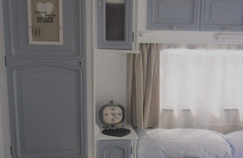 Yatova House | Ecological Getaway with Private Jacuzzi, Totally Private Vintage Caravan