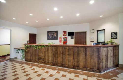 Anderson Cabin | Econo Lodge Anderson
