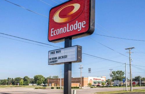 Elkhart Cabin | Econo Lodge Elkhart North