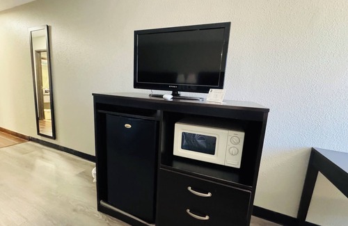 Hickman Hotel | Econo Lodge Inn & Suites