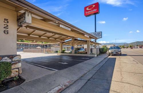 Yreka Hotel | Econo Lodge Inn & Suites Yreka