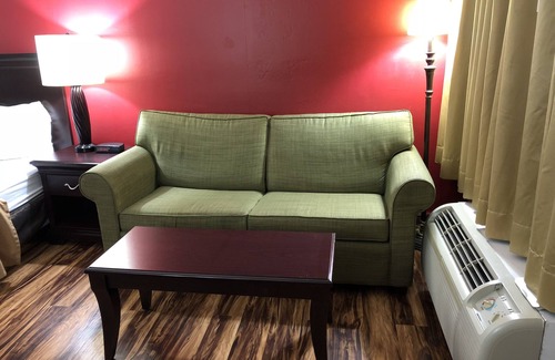 Marion Hotel | Econo Lodge Marion I-81