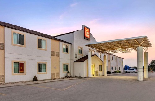 Belle Fourche Cabin | Econo Lodge