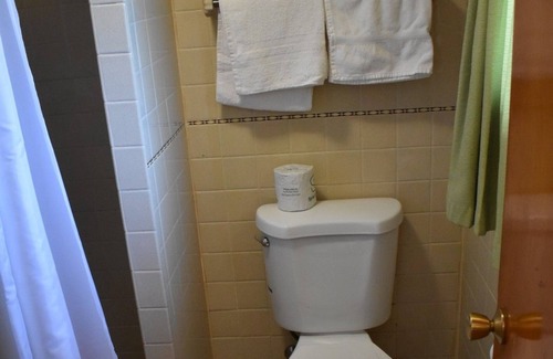 Cadillac Hotel | Economy inn