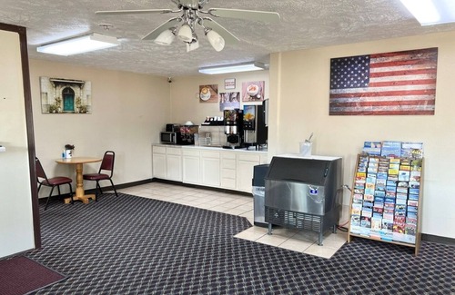 McCook Hotel | Economy Inn