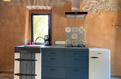 Les Assions House | Ecurie Restaurée , Accessible PMR