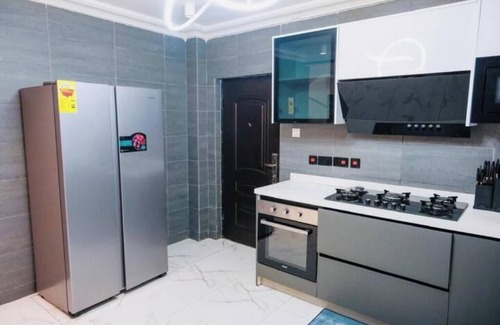 Tema House | Eden House