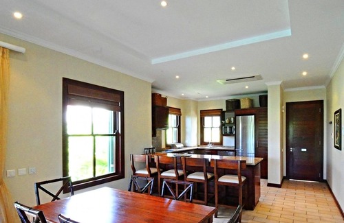 Eden Island Apartment | Eden Island, Beach front, Luxury, 3 Bed Ensuite, WiFi