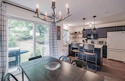 Bethel Condo | Eden Ridge Condo - Newly renovated Bethel Condo. Close to downtown, sleeps 6, views