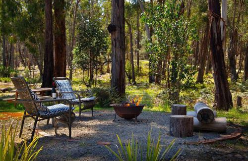 Wheatsheaf House | Edessa Lodge - 2 bedroom tranquil bush retreat