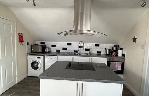 Street Apartment | Edge of Glastonbury and Street Town Centre, 2 Bedroom Apt with Parking.