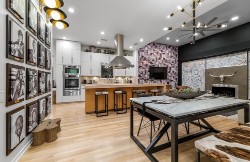 Oak Lawn House | Edgewater Elegance- Gorgeous 2 Bed on Katy Trail!