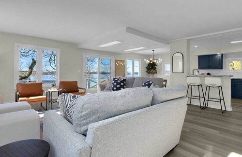 Nashport House | Edgewater Escape