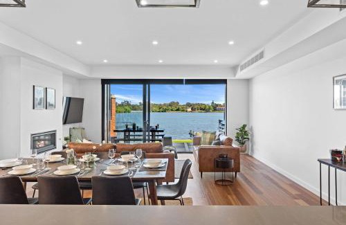 Yarrawonga House | Edgewater on Irvine
