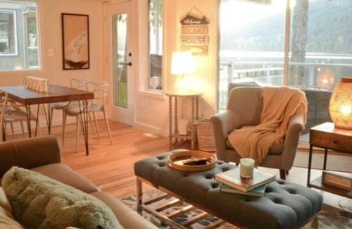 Cultus Lake House | Edgewater Romance at Cultus Lake