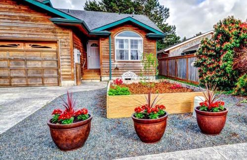 Seaside House | Edgewood Escape