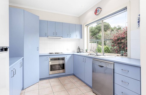Apollo Bay Apartment | Edwards - Family friendly, pet friendly, linen provided, free WiFi