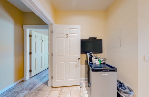Northeast Harbor House | Efficient Getaway with Free WiFi - Close to Acadia National Park