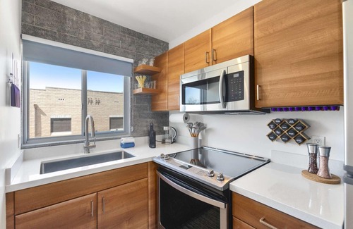 Roosevelt Condo | Efficient Living in DTPH - Poolside.