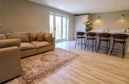 Wrinehill Cottage | EGERTON COTTAGE, pet friendly, character holiday cottage in Betley