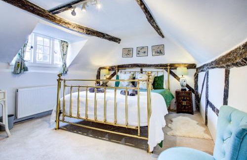 Crondall House | Eglantine