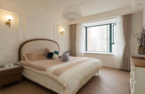 Huangpu Apartment | EHUB - City View Apt in Xintiandi Area with French Design Spacious 3Bedroom