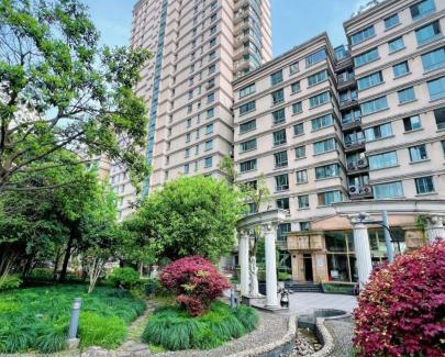 Huangpu Apartment | EHUB - City View Apt in Xintiandi Area with French Design Spacious 3Bedroom