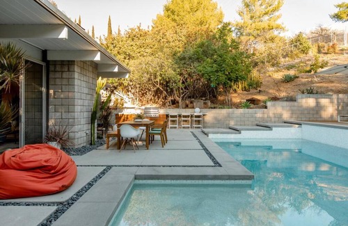 Thousand Oaks House | Eichler Mid Century Modern Designer Pool/Jacuzzi