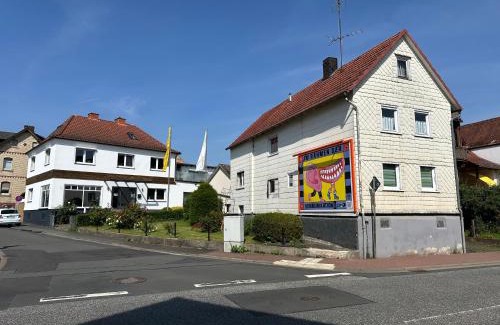 Lohra House | Einfaches Zimmer einfacher Preis in Lohra, Hessen Monteurzimmer - Wanderer und Biker willkommen - separates WC
