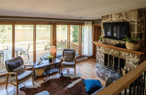 St-Adolphe-d'Howard Ski Chalet | Eko Eau Chalet An Outstanding view that will delight you
