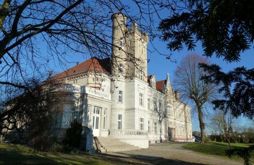 Swiebodzin Apartment | Ekskluzywny apartament w pałacu z parkiem Palac Chociule