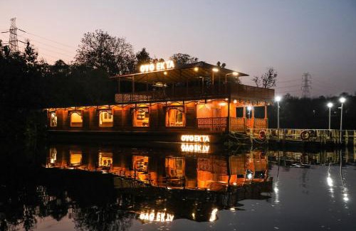 Rajpipla Boat Rental | Ekta Houseboat Statue Of Unity Kevadia