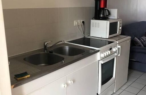 Ver-sur-Mer Apartment | Eléonore, duplex, shared courtyard near sea (3)