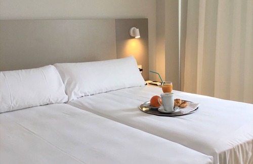 Utebo Hotel | El Aguila Hotel