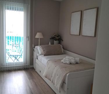 Barrio de Jesus Apartment | El Balcón del Ebro by Alogest- Vistas, piscina y 2 parking