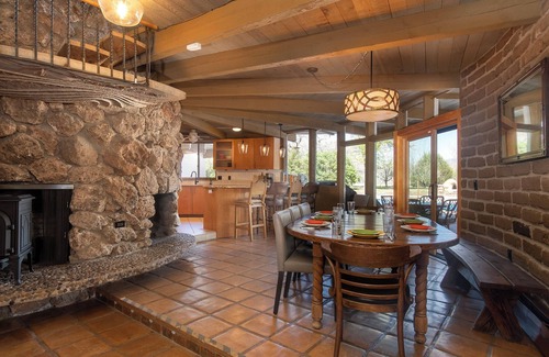 Pojoaque House | El Caracol Court 15 mins North Of Santa Fe!