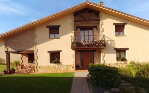 Urturi House | El Chalet Del Golf