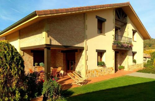 Urturi House | El Chalet Del Golf