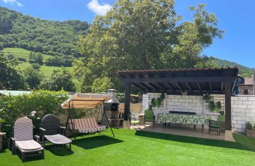 Cieza House | El Corro, acogedora casa con jardín en el corazón de Cantabria