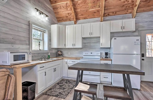 El Dorado Springs Cabin | El Dorado Springs Cabin: Near Trails & Parks!