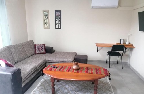 Athlone Apartment | El Pueblo Apartment