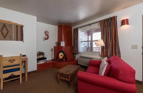 Taos Hotel | El Pueblo Lodge