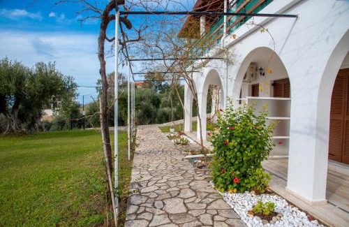 Agios Stefanos Avliotes House | Elaionas Holiday Home studios and apartments