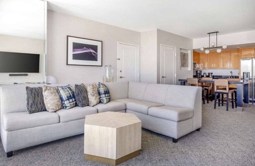 Las Vegas Condo | Elara, a Hilton Grand Vacations Club - 2 Bedroom Grand