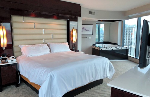Las Vegas Resort | Elara by Hilton Grand Vacations-Christmas-1 Bedroom Grandn