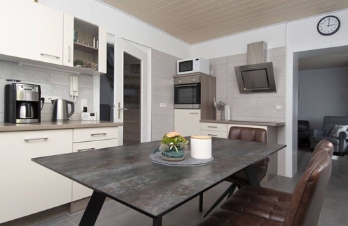 Thur Boat Rental | Elas Place Modern retreat