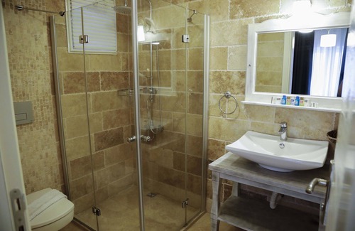 Tokoglu Hotel | Elda Koyici Alacatı